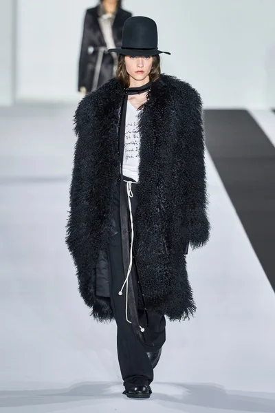Look 27